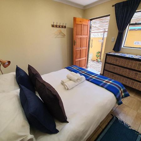 Хостел Lebo'S Soweto Backpackers Екстер'єр фото