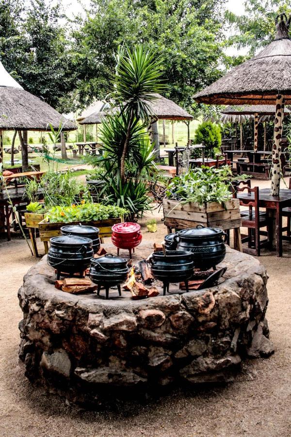 Хостел Lebo'S Soweto Backpackers Екстер'єр фото