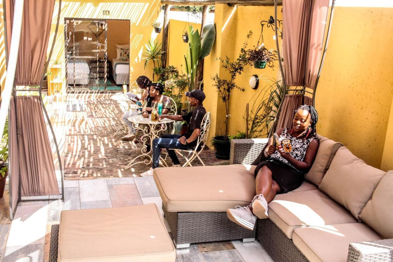 Хостел Lebo'S Soweto Backpackers Екстер'єр фото