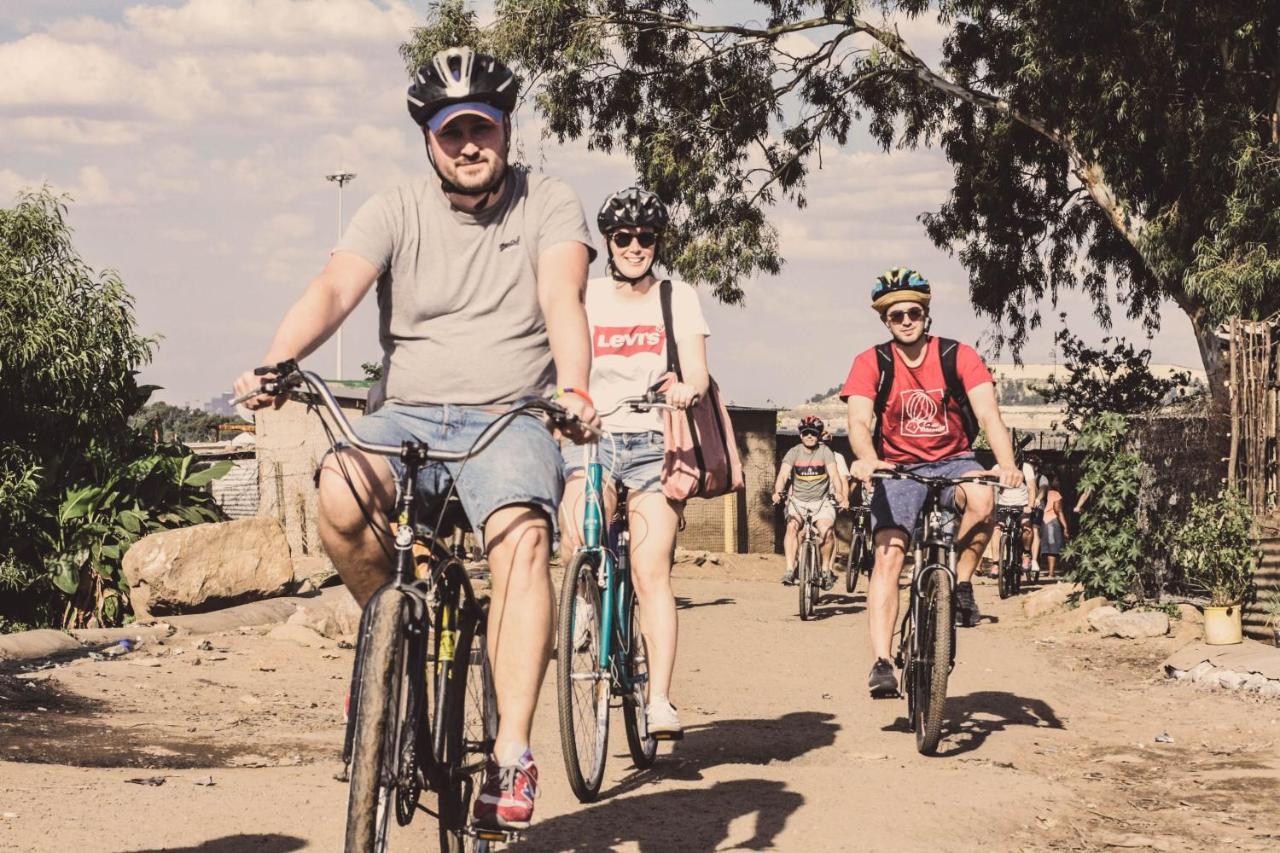 Хостел Lebo'S Soweto Backpackers Екстер'єр фото