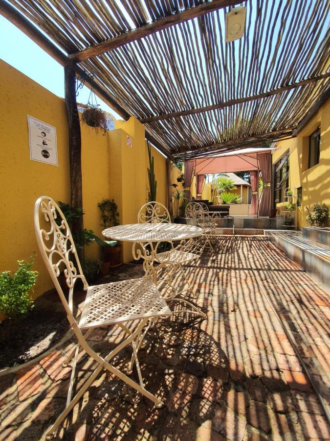 Хостел Lebo'S Soweto Backpackers Екстер'єр фото