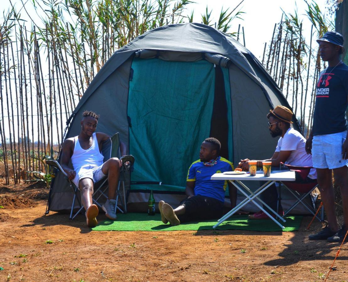 Хостел Lebo'S Soweto Backpackers Екстер'єр фото