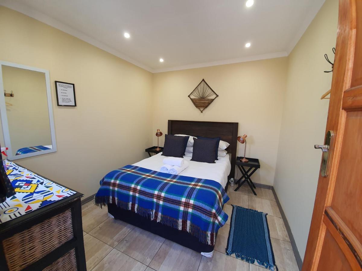 Хостел Lebo'S Soweto Backpackers Екстер'єр фото
