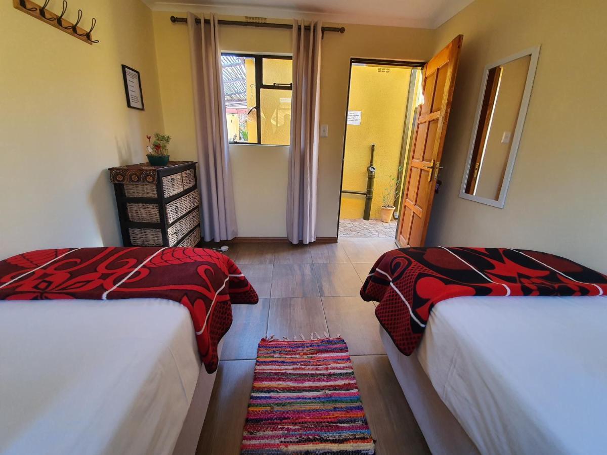 Хостел Lebo'S Soweto Backpackers Екстер'єр фото