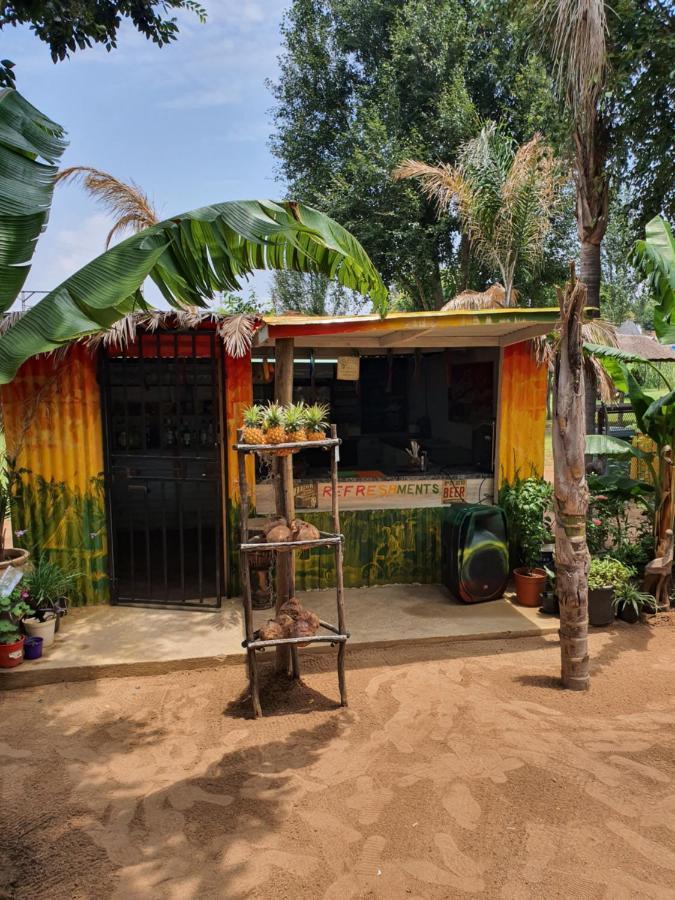 Хостел Lebo'S Soweto Backpackers Екстер'єр фото