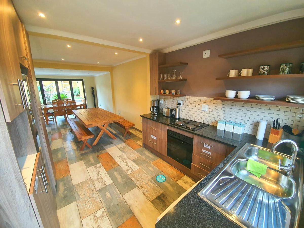 Хостел Lebo'S Soweto Backpackers Екстер'єр фото