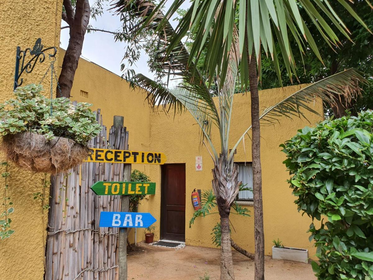 Хостел Lebo'S Soweto Backpackers Екстер'єр фото