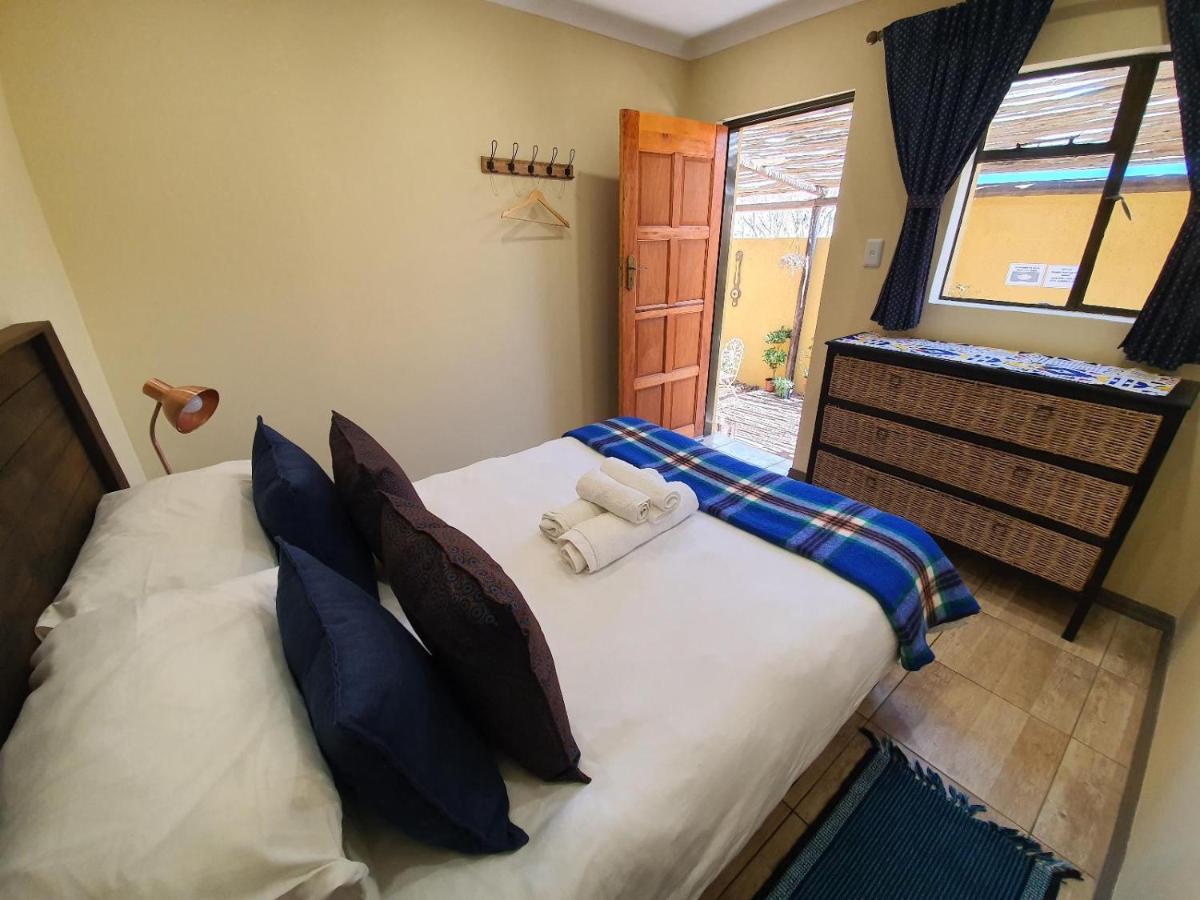 Хостел Lebo'S Soweto Backpackers Екстер'єр фото
